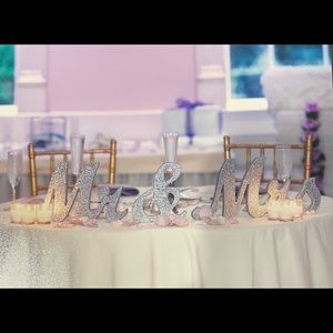 *WEDDING* “Mr & Mrs” Sign. Silver/grey with silver glitter